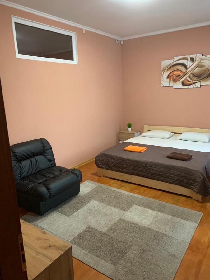Хостел Friends House 敖德萨 外观 照片